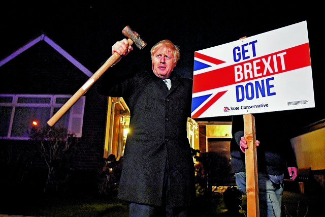 Έρευνα : Διπλό σοκ για τη βρετανική οικονομία το Brexit