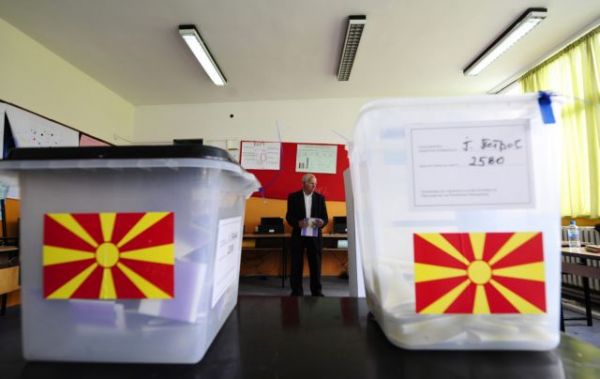 Βουλευτικές εκλογές στη Βόρεια Μακεδονία – Ντέρμπι ανάμεσα σε Ζάεφ και Μιτσκόσκι