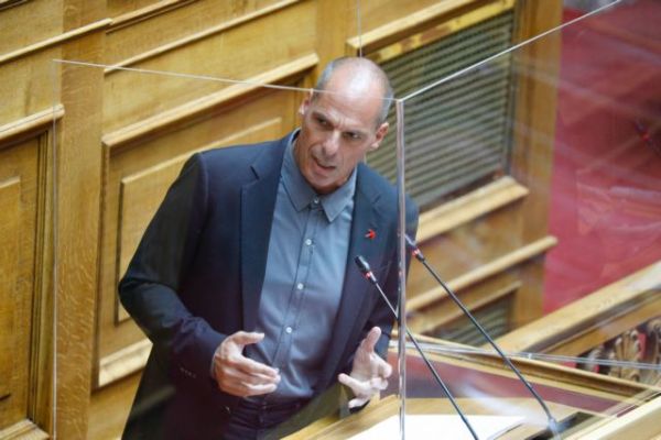 Βαρουφάκης : Βλέπω εκλογές πριν επιβάλλει η κυβέρνηση το πέμπτο μνημόνιο