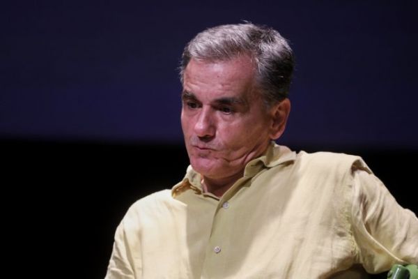 Τσακαλώτος : Να δοθεί συνολική παράταση προστασίας της 1ης κατοικίας