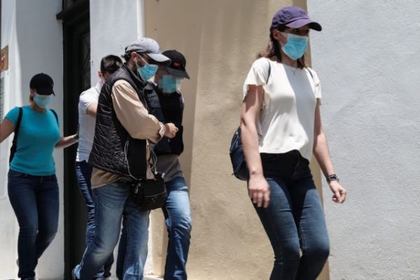 Ψευτογιατρός : Νέες αποκαλύψεις για τη δράση του -Ασθενής έμαθε από την τηλεόραση ότι ήταν θύμα του