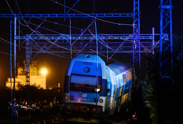 Τσεχία : Σύγκρουση τρένων κοντά στην Πράγα - Δεκάδες τραυματίες