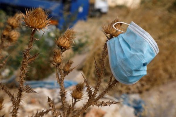 «Εσύ που αρνείσαι τη μάσκα, ξανασκέψου το»: Το βαθιά ανθρώπινο ποστ ακτινολόγου για τα νέα μέτρα