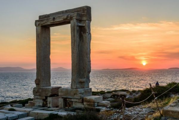 Κοροναϊός: Αρνητικός ο τουρίστας στη Νάξο – Η ανακοίνωση του νοσοκομείου