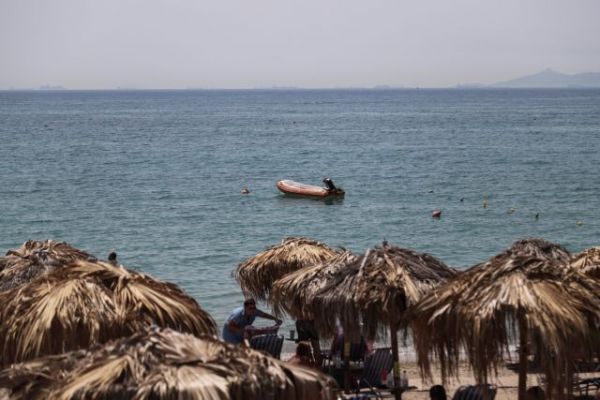 Καιρός : Ηλιοφάνεια, μελτέμια και τοπικές καταιγίδες την Κυριακή
