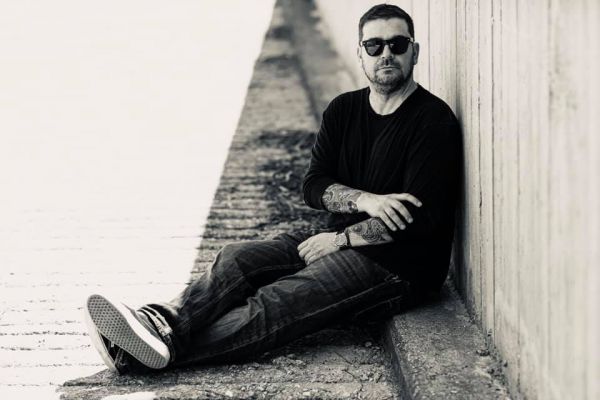 Treepines: Ο Μάκης Δαφόπουλος μιλάει για το καινούργιο του άλμπουμ «Save your time»