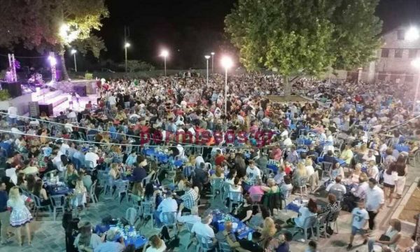 Όπου γάμος και χαρά και η Βασίλω πρώτη!