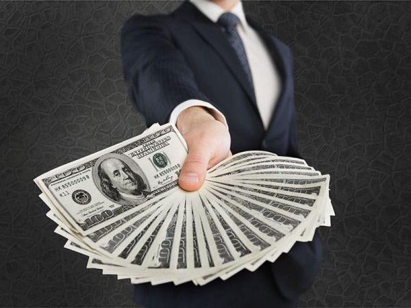 «Φορολογήστε μας»: Γιατί οι μεγιστάνες ζητούν να τους επιβληθεί φόρος