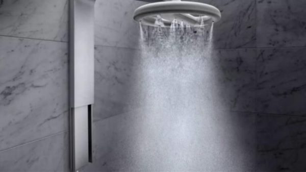 Αμήχανη στιγμή: Δημοτικός σύμβουλος έκανε ντους σε ζωντανή σύνδεση… την ώρα τηλεδιάσκεψης