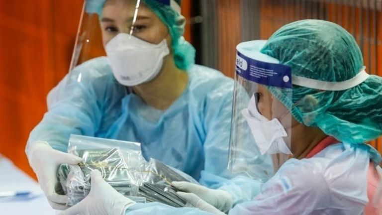 Bloomberg : O κοροναϊός πλήττει και φτωχές περιοχές