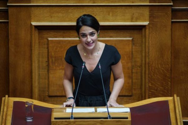 Μιχαηλίδου : 15.000 voucher για βρεφονηπιακούς σταθμούς σε μητέρες που εργάζονται στο Δημόσιο