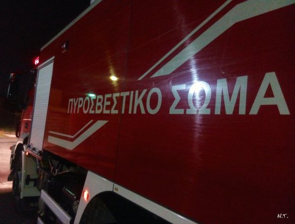 Κατάσβεση πυρκαγιάς σε ισόγειο διαμέρισμα στου Ρέντη