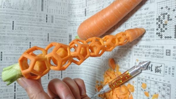 Φανταστικά έργα τέχνης πάνω σε φρούτα και λαχανικά