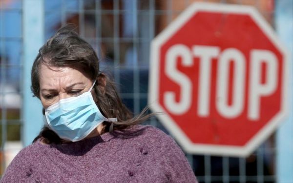 Οταν τα μέτρα χαλαρώνουν διπλασιάζονται οι νοσούντες