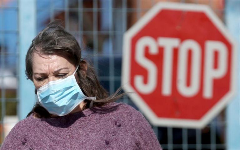 Οταν τα μέτρα χαλαρώνουν διπλασιάζονται οι νοσούντες