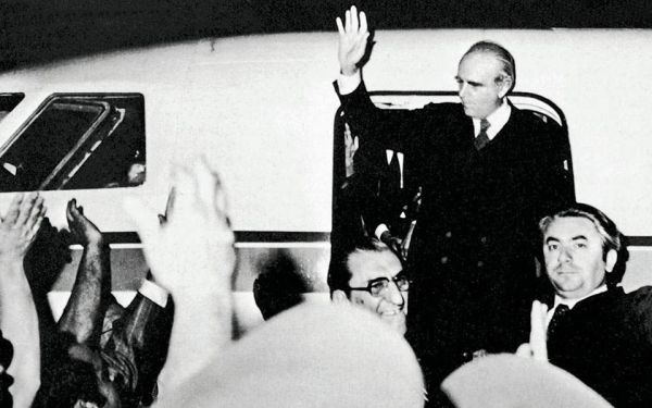 Καραμανλής: Boys, pray for me