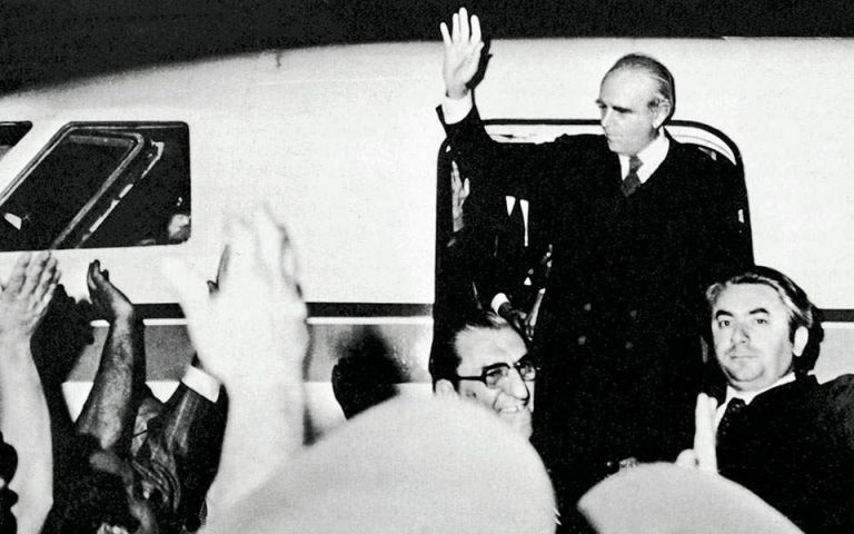 Καραμανλής: Boys, pray for me