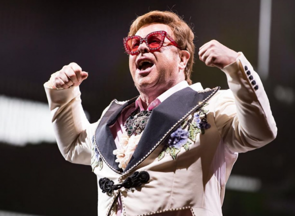 Έλτον Τζον : Στη μάχη κατά του κοροναϊού με σειρά στο YouTube