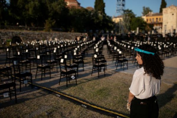 Κοροναϊός : Τρομάζει η διασπορά του ιού – «Μπορεί να μην τα καταφέρουμε το καλοκαίρι»