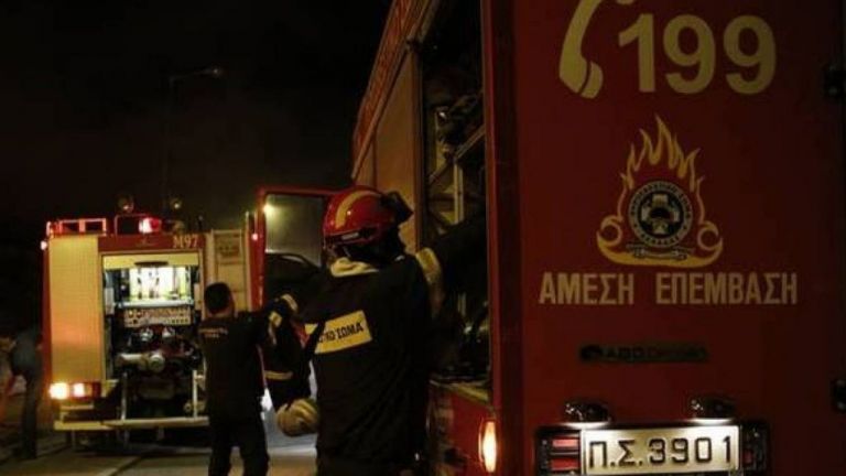 Στις φλόγες κατάστημα επί της Πατησίων στα Κάτω Πατήσια