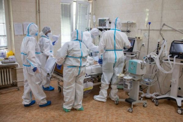 Κοροναϊός : Η αύξηση των κρουσμάτων φέρνει πιο κοντά το δεύτερο κύμα του ιού – Τα νέα μέτρα που είναι στο «τραπέζι»