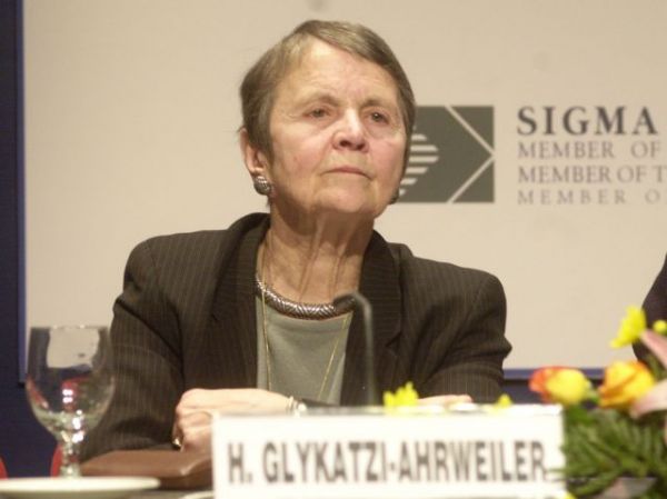 Ελένη Γλύκατζη – Αρβελέρ: Είναι η δεύτερη άλωση της Πόλης