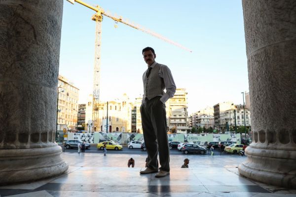 Δράση-φόρος τιμής στον Ίωνα Δραγούμη στο Δημοτικό Θέατρο Πειραιά