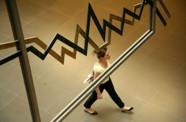 S&P: Πιστωτικές ζημιές 2,1 τρις. δολάρια έως το τέλος του 2021 για τις τράπεζες