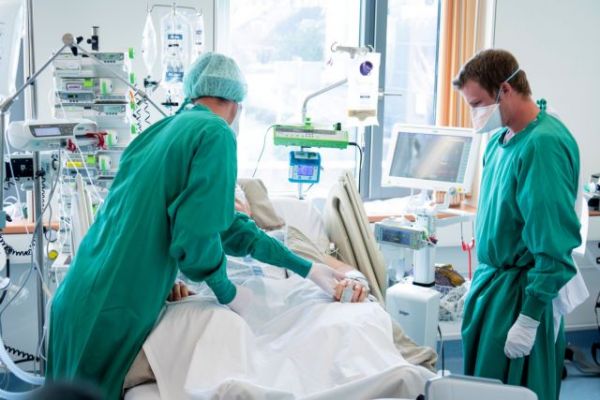 Κοροναϊός : 33 νέα κρούσματα, τα 24 εισαγόμενα – Πού εντοπίστηκαν [Γραφήματα]