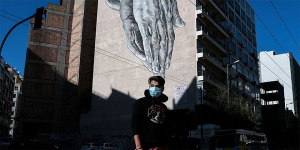 Κοροναϊός : Τα κρούσματα συνεχίζουν να αυξάνονται στην Ελλάδα – Ο ιός επιστρέφει σε πολλές χώρες