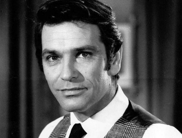 Νίκος Κούρκουλος : Σπάνια οικογενειακή φωτογραφία από τον πρώτο του γάμο