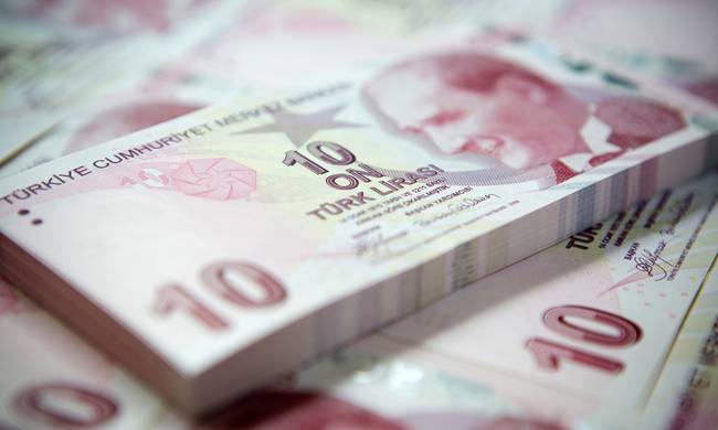 Σκληρή μάχη για να σταθεί όρθια η τουρκική λίρα – Τι συμβαίνει με τα συναλλαγματικά αποθέματα της Τουρκικής Κεντρικής Τράπεζας
