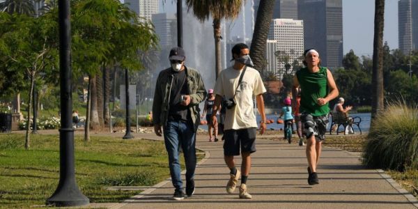 Συναγερμός από το Λος Αντζελες : Νέοι με κοροναϊό κατακλύζουν τα νοσοκομεία