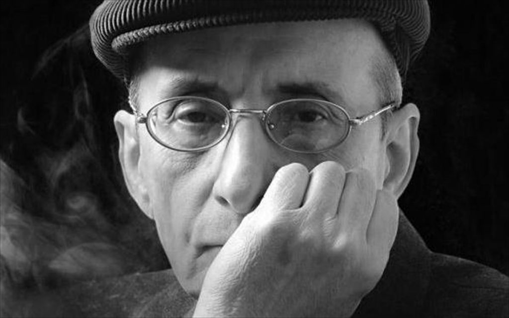 Ο Μάνος… εν Ερμουπόλει