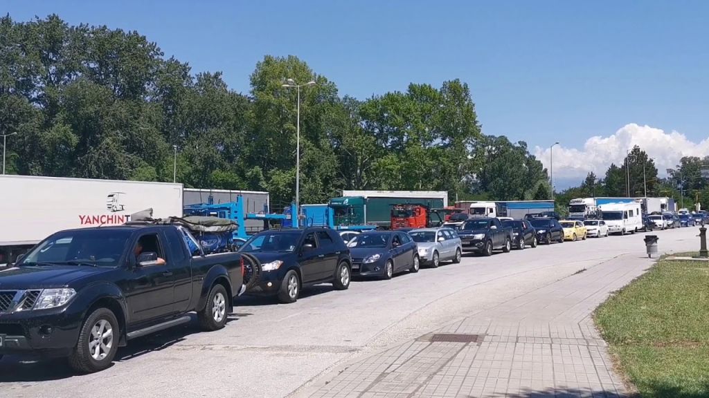 Προμαχώνας: Ουρά 10 χλμ σχηματίζουν τα αυτοκίνητα – Έως και 5 ώρες η αναμονή