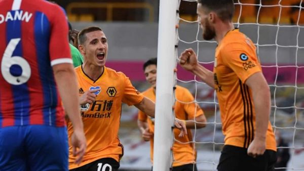 Σόου Ποντένσε και νέα νίκη της Γουλβς (2-0)