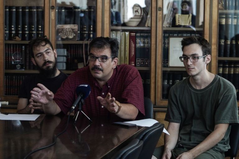 Σύλληψη Τιτκώβ – Λάλου: Είμαστε τα ακραία στοιχεία που υπερασπίζονται τους πρόσφυγες»