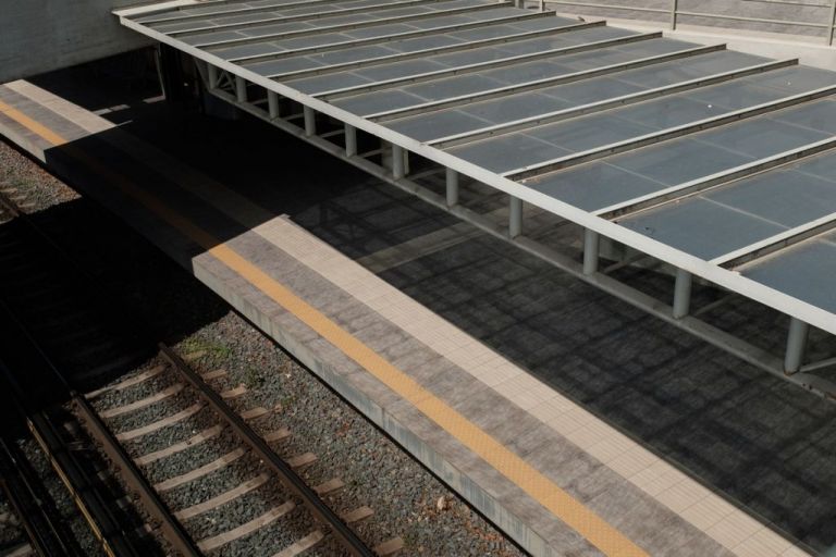 Θησείο: Πτώση ατόμου στις γραμμές του ΗΣΑΠ – Απεγκλωβίστηκε από την Πυροσβεστική