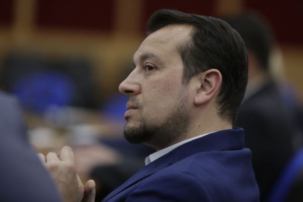 Κυβέρνηση και Αντιπολίτευση «πυροβολούν» τον Παππά – Αμηχανία στον ΣΥΡΙΖΑ από τις καταγγελίες Καλογρίτσα