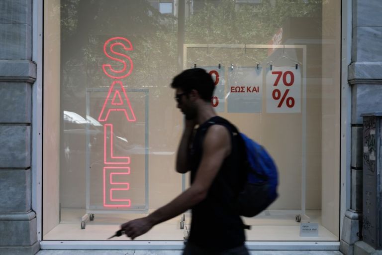 Θερινές εκπτώσεις: «Πρεμιέρα» τη Δευτέρα – Τα SOS για τους καταναλωτές