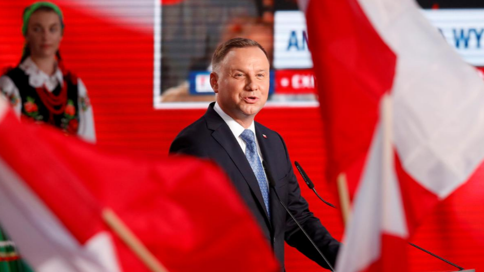 Εκλογικό θρίλερ στην Πολωνία αλλά ο Ντούντα δηλώνει «νικητής»