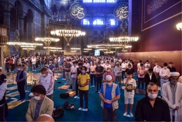 Αγία Σοφία: Προσευχή μετά από 86 χρόνια για το μπαϊράμι