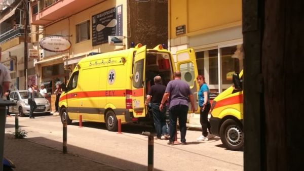 Επίθεση με τσεκούρι: Σε σοβαρή κατάσταση οι δύο τραυματίες