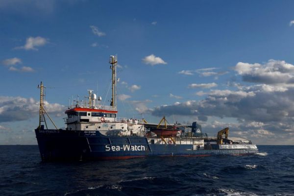Η Ιταλία κατάσχεσε το γερμανικό πλοίο Sea-Watch 3 που διέσωζε μετανάστες