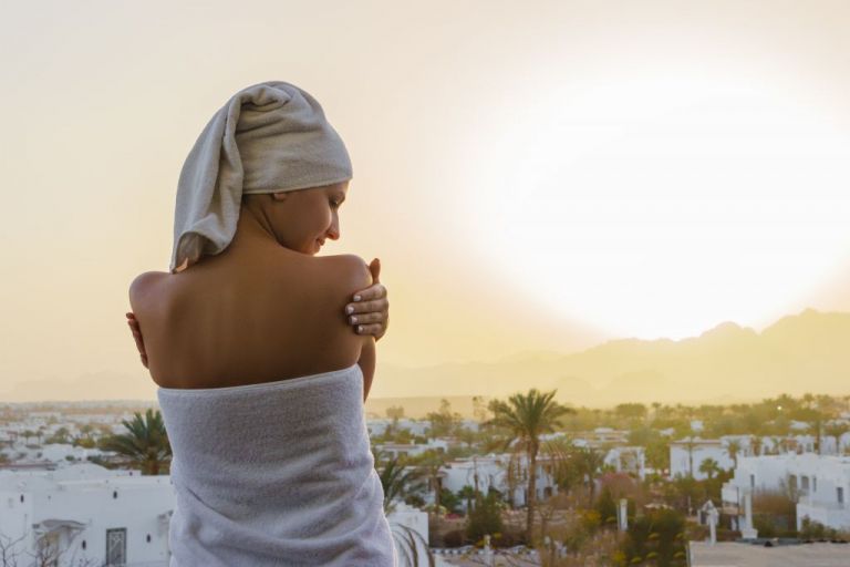 Πώς να φροντίσετε σωστά το δέρμα σας το καλοκαίρι