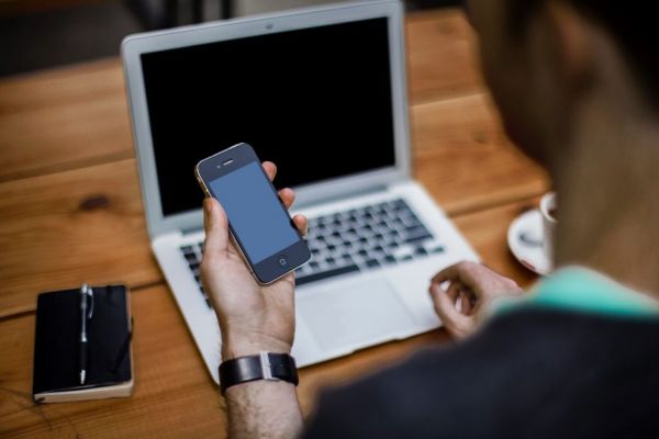 e-υπηρεσίες τραπεζών: Έτσι προκλήθηκε η αναστάτωση σε πελάτες – «Αγνοήστε τα SMS»