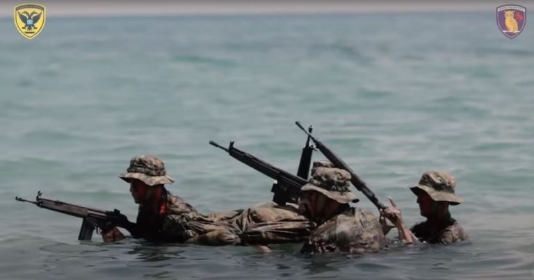 Εντυπωσιακές εικόνες από τη σκληρή θερινή εκπαίδευση της Σχολής Μονίμων Υπαξιωματικών
