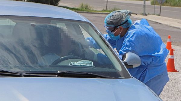 Κορωνοϊός: Τρομάζουν τα εισαγόμενα κρούσματα