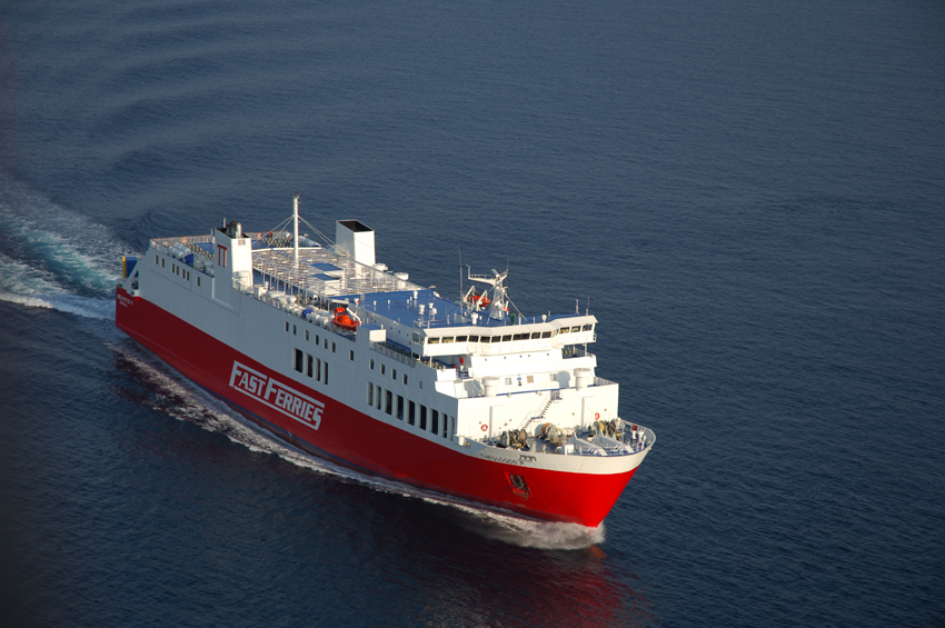 Μηχανική βλάβη στο πλοίο «Θεολόγος» – Ταλαιπωρία για τους επιβάτες