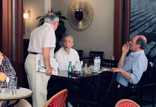 Συνάντηση πρώην υπουργών και… καθηγητών